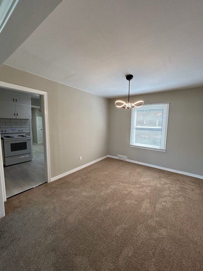 Dining Room - 2938 S Vine St