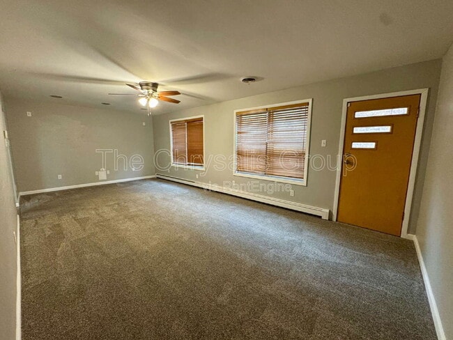 Building Photo - 141 E Walnut St