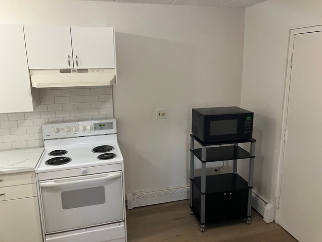 Building Photo - 287 Commercial St