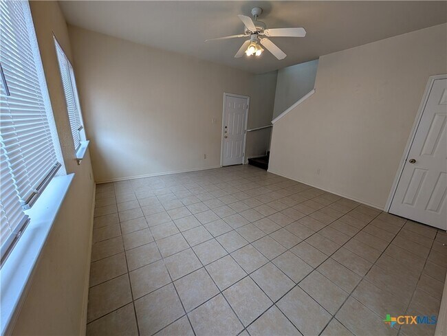 Building Photo - 885 Sagewood Trail