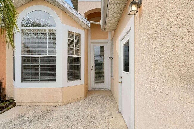Photo - "Charming 3-Bed, 2-Bath Condo Oasis in Orlando – 1,000 Sq Ft of Comfort!"