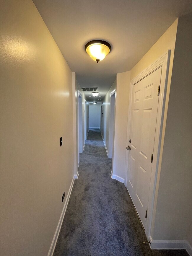 Building Photo - 7025 South Calumet Avenue, Unit 2