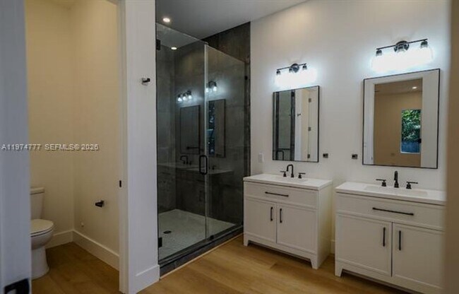 Building Photo - 112 NW 24th Ct