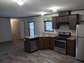 Building Photo - 2701 Huizenga St