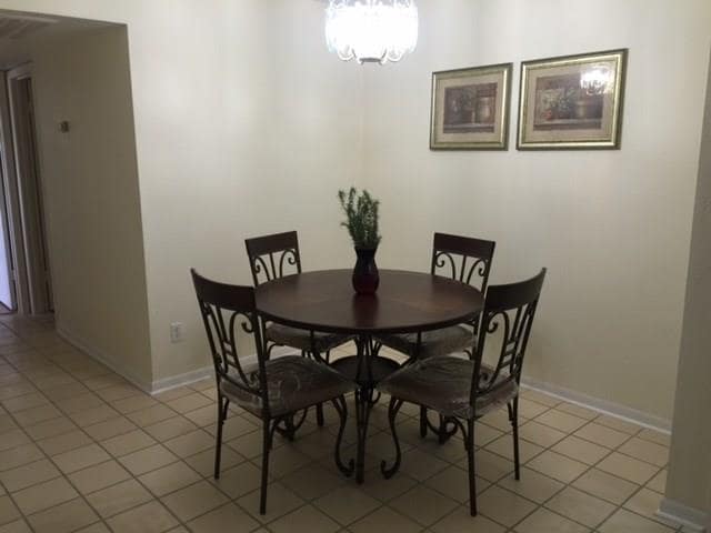 Building Photo - 8525 Hearth Dr