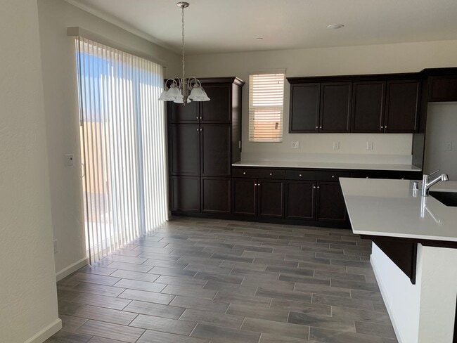 Building Photo - 3/2.5 In North Clovis Near Buchanan High S...