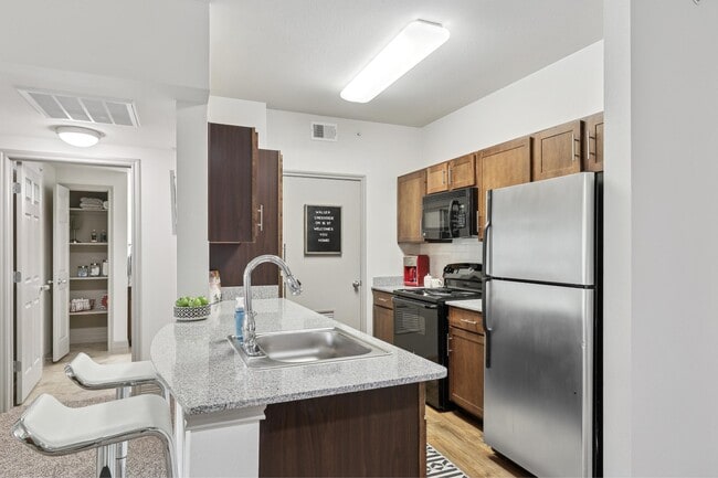 Building Photo - Waller Creekside