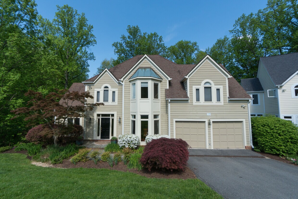 7926 Long Ridge Ct, Cabin John, MD 20818 House Rental in Cabin John