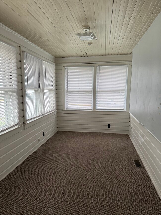 Sunroom/Office/2nd Bedroom - 154 5th Ave
