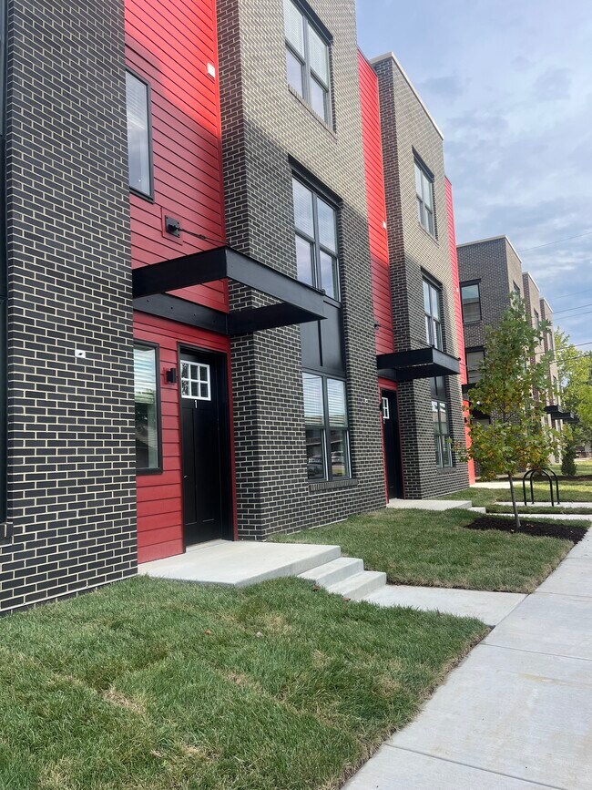 Foto del edificio - Lincoln Townhomes