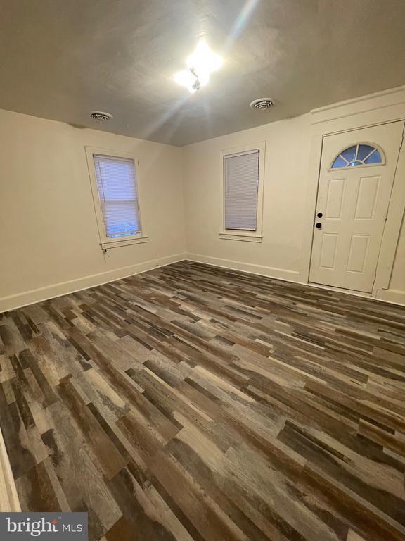 Foto del edificio - 29-31-31 E High St