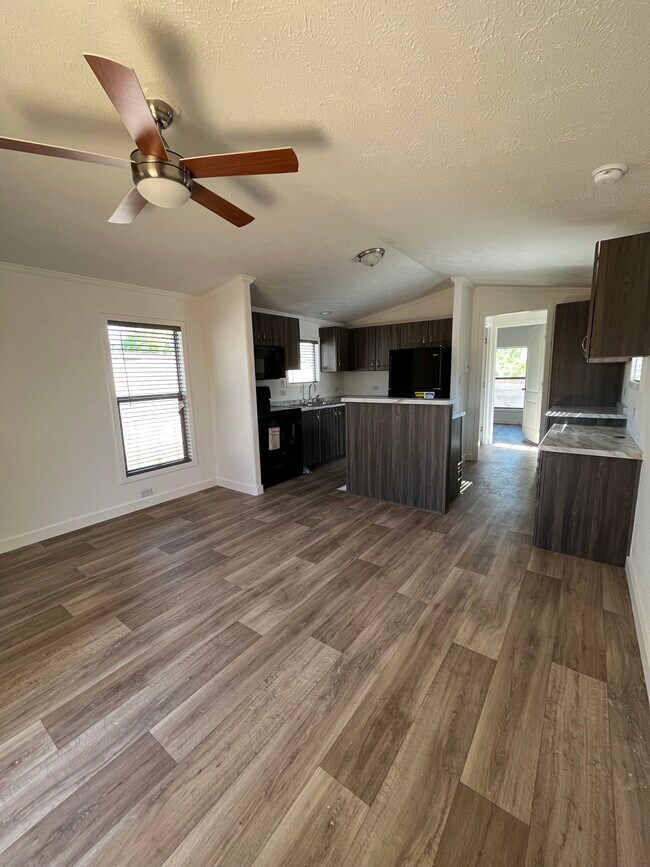 Building Photo - 4313-4312 Condesa Dr NW