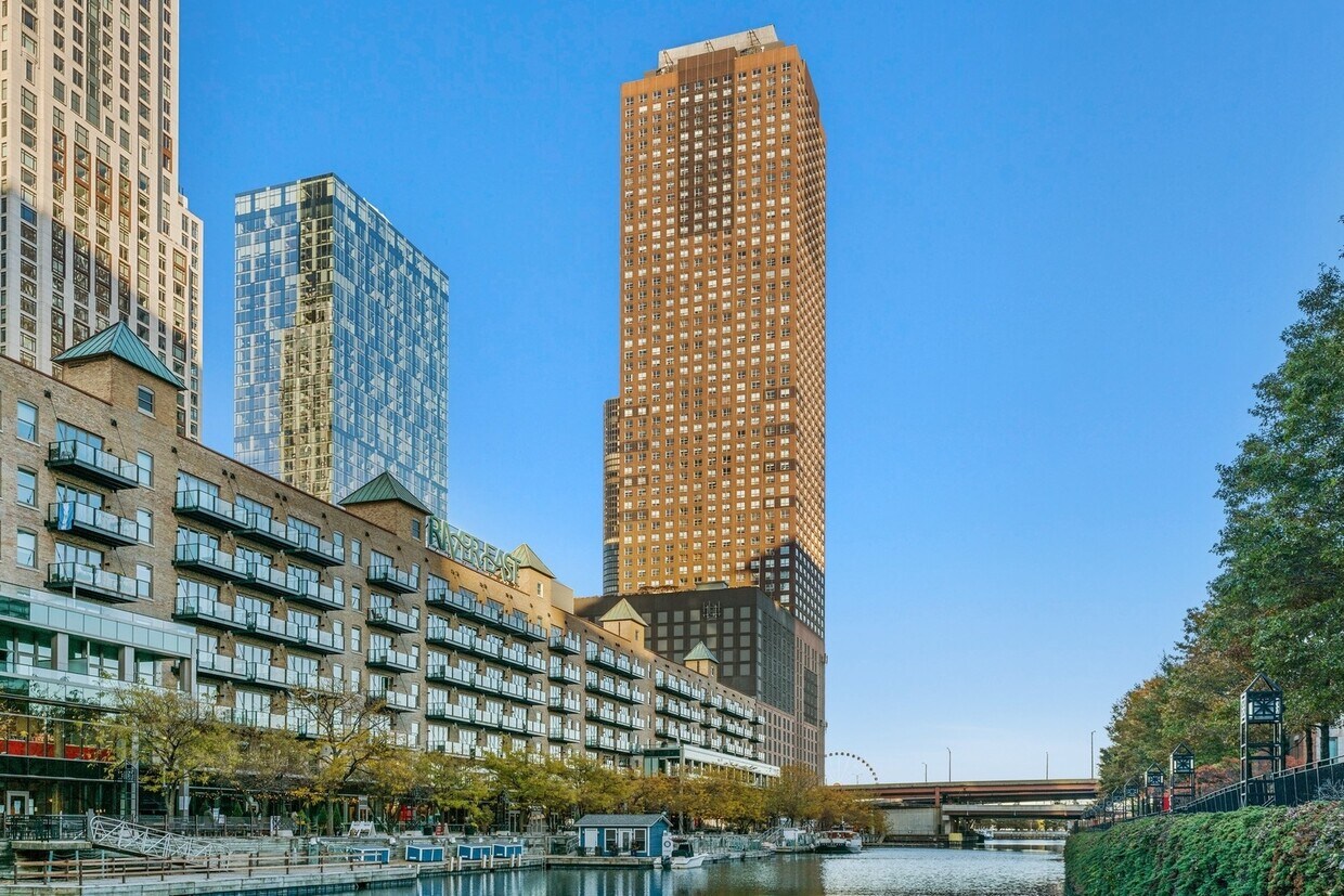 Foto principal - 474 N Lake Shore Dr