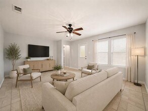Building Photo - 2524 Navasota Dr