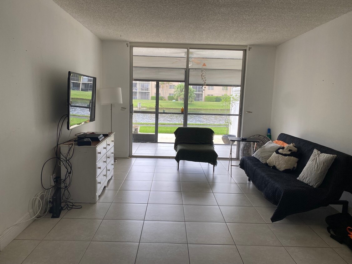 7980 NW 50th St Unit 103, Lauderhill, FL 33351 Condo for Rent in
