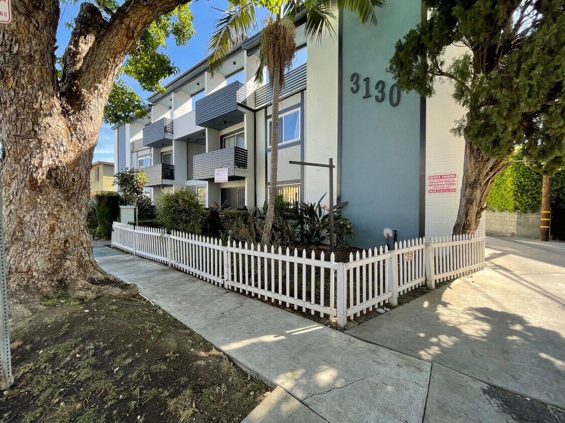 Primary Photo - 3130 S Durango Ave