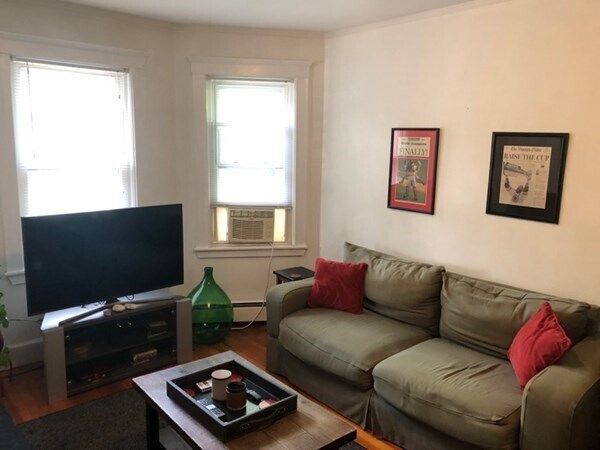 Foto del edificio - 844 E 3rd St