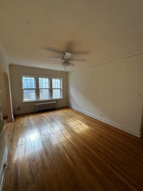 Building Photo - 4442 N Oakland Ave