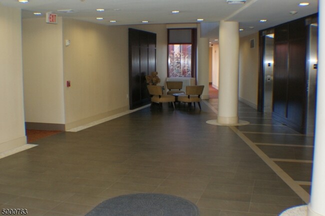 Foto del edificio - 85 Park Ave