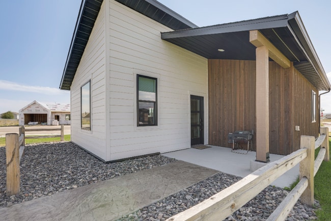 Building Photo - 1403 Windsor Dr