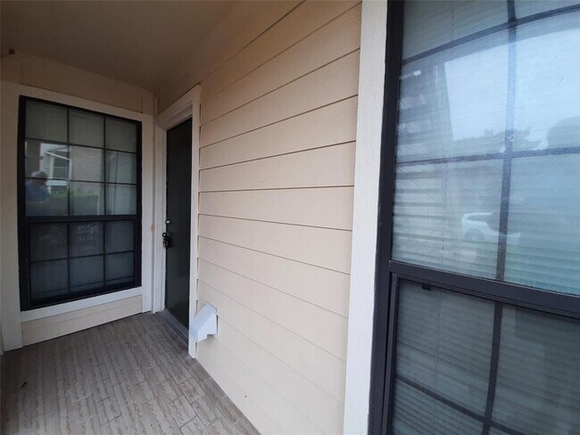 Building Photo - 767 Bering Dr