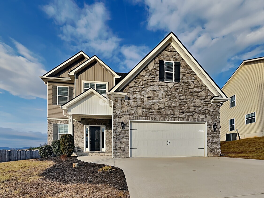 Primary Photo - 1016 Carter Ridge Dr