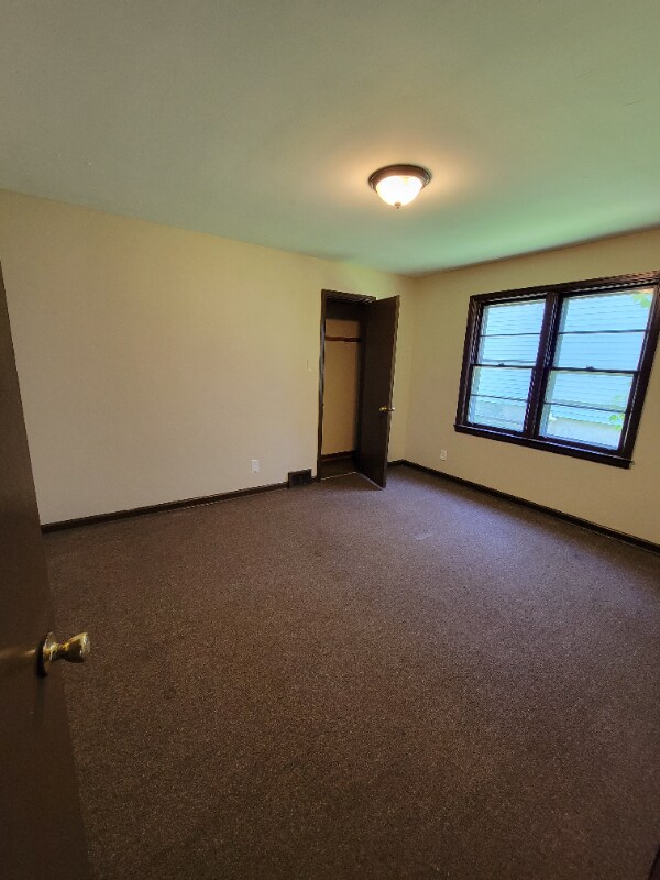 Foto del edificio - 1303 Linwood Ave