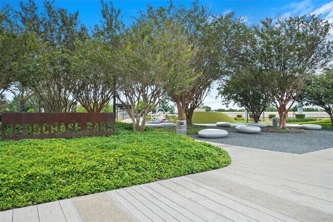 Foto del edificio - 3900 Woodchase Dr