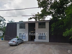 Building Photo - 214 Lee St