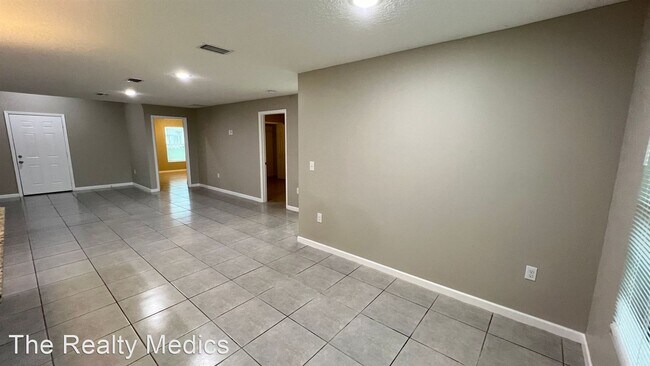 Foto del edificio - 4 br, 2 bath House - 1321 Stone St NW