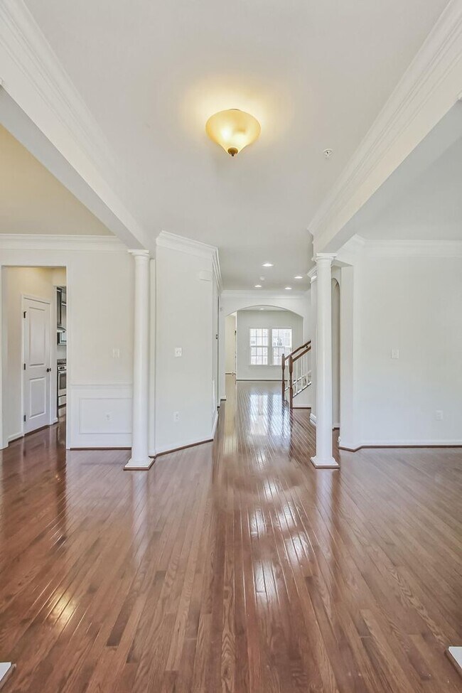 Foto del edificio - Charming 4 bedroom, 3.5 bath home located ...