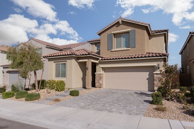 Building Photo - Luxury Skye Canyon 4 bedroom