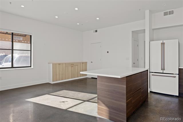 Foto del edificio - 3149 Blake St