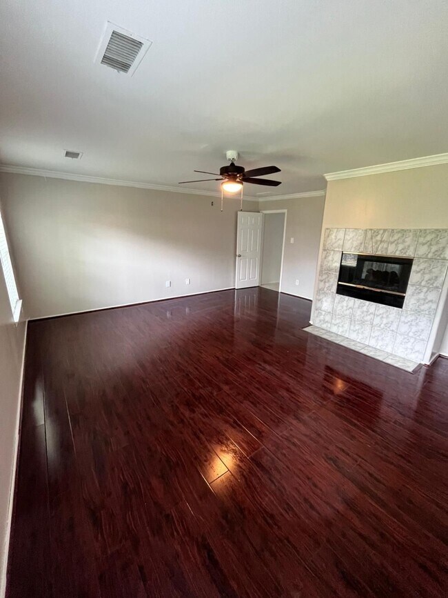 Foto del edificio - 2202 Laurel Branch Way
