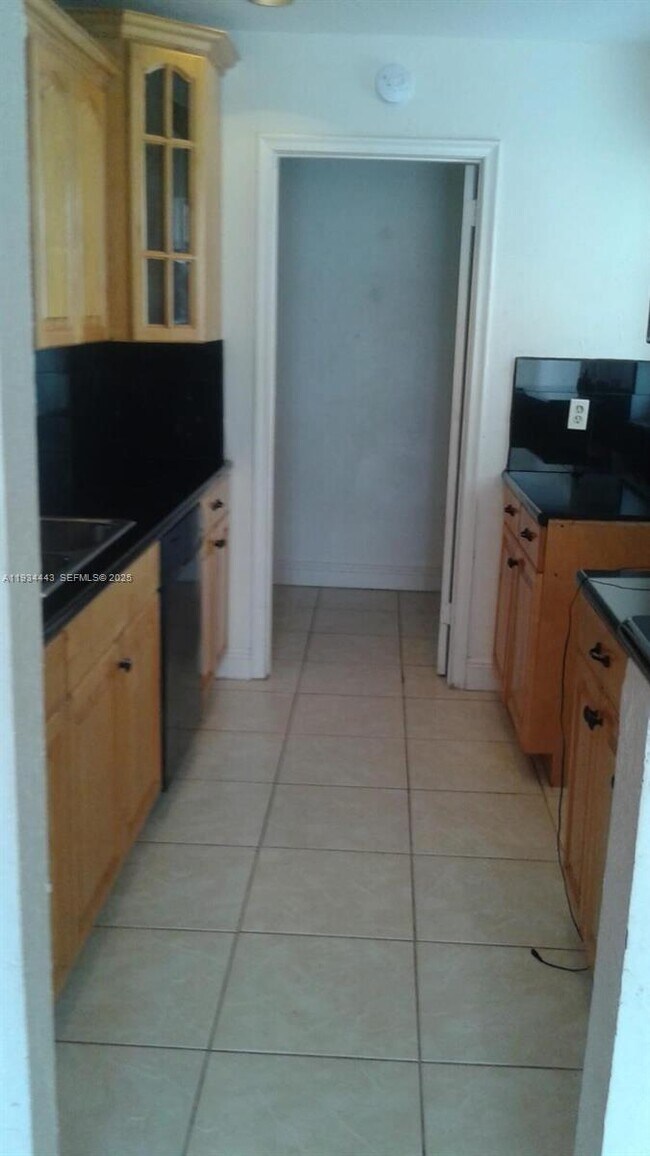 Foto del edificio - 728 SW 73rd Ave