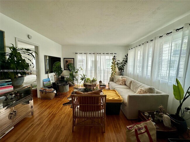 Foto del edificio - 1135 101st St
