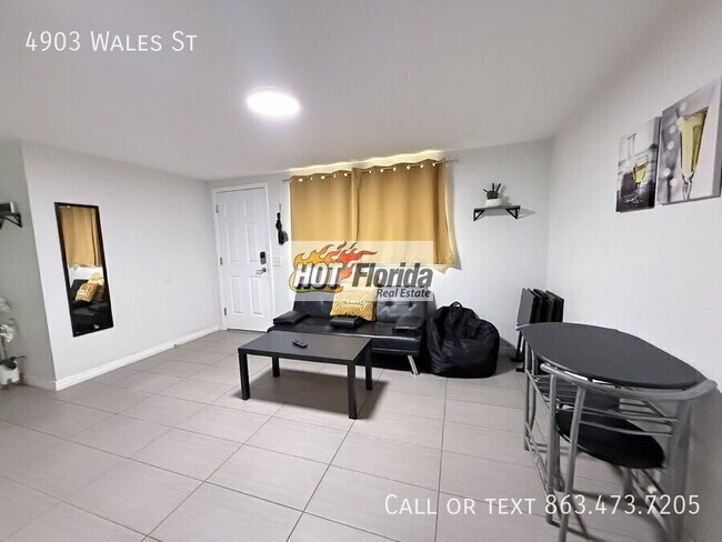 Foto del edificio - 4903 Wales St