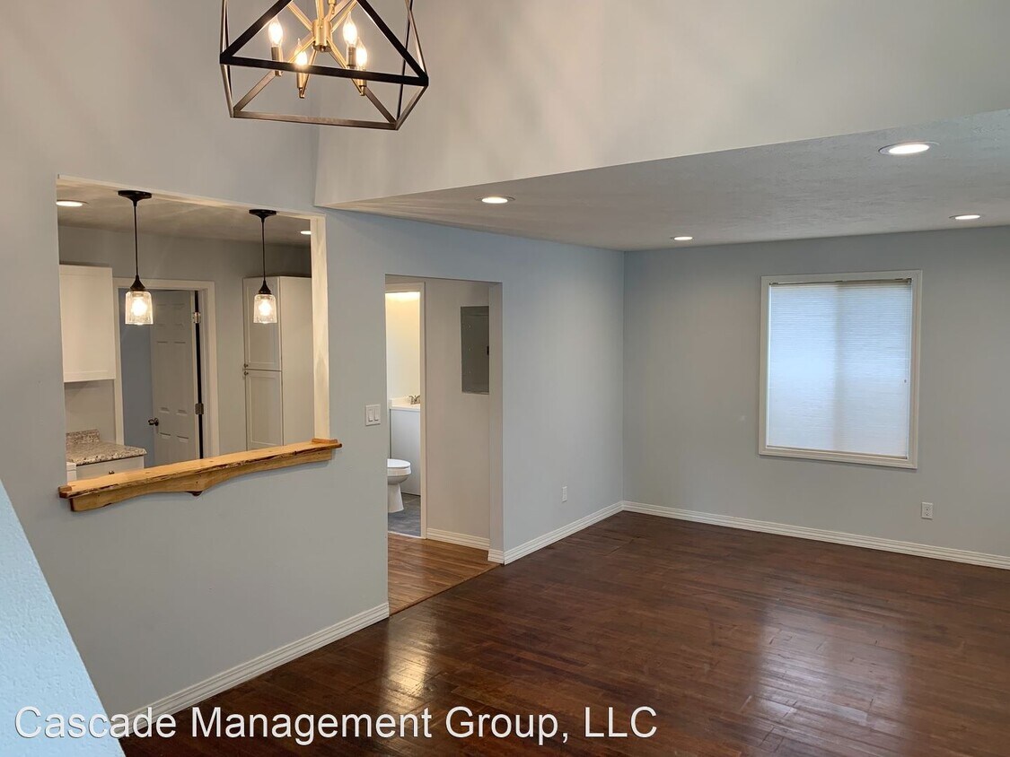 Primary Photo - 4 br, 2 bath House - 550 W D St