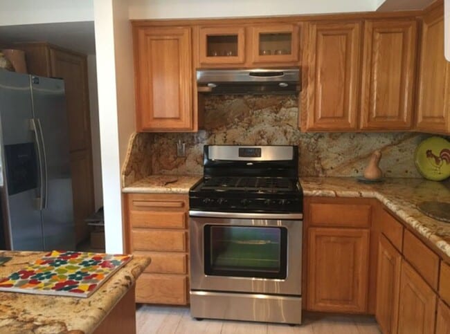Building Photo - 8694 Villa La Jolla Dr