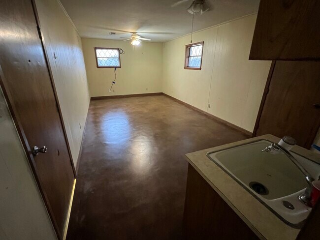 Foto del edificio - 1181 NE Acc Rd