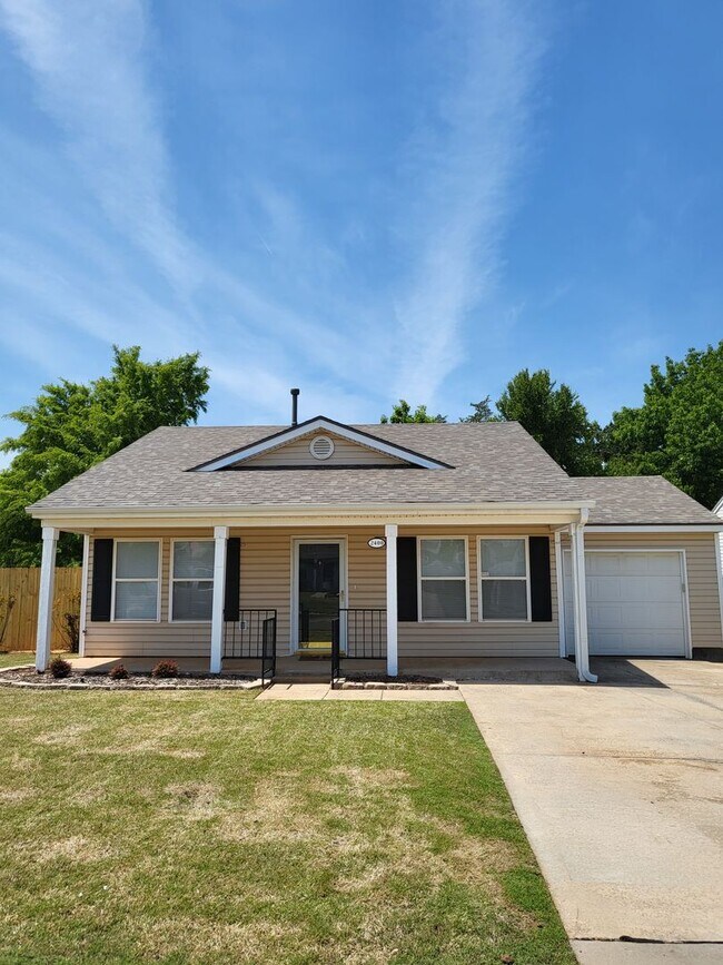 Building Photo - (2) Bed/(1) Bath Pets Negotiable Avail NOW w/ Storm Shelter!