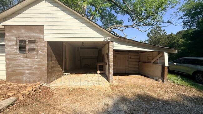 Foto del edificio - 1664 Poplar Rd