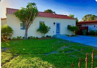 Building Photo - 500 NW 43rd Ct