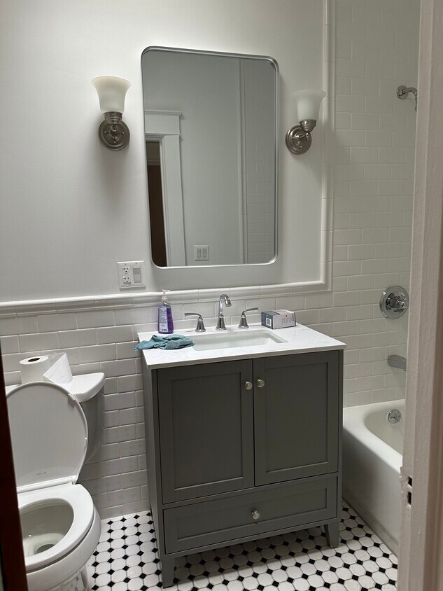 Building Photo - 537 Bay Ridge Pky