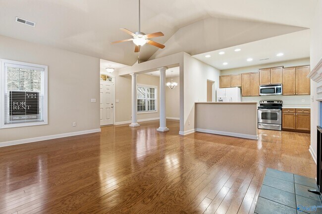 Foto del edificio - 1826 Rushing Wood Dr NW