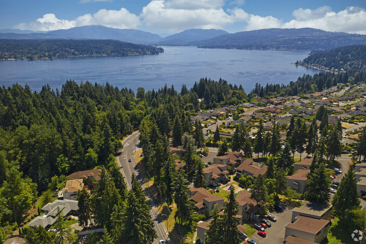 Vista de Lake Sammamish - Lakeridge Apartments