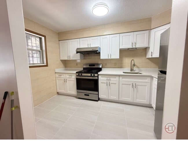 Photo - 2043 Hermany Ave Townhome