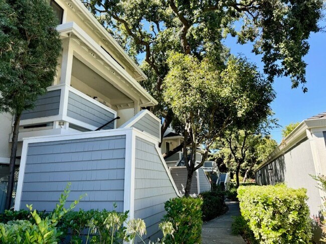 Photo - Wonderful 2 story condo in Ashford Ct-Detached 1 car garage, both bedrooms with attached bathroom...