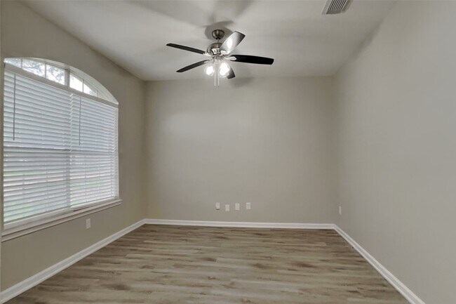 Building Photo - 21643 Bay Palms Dr