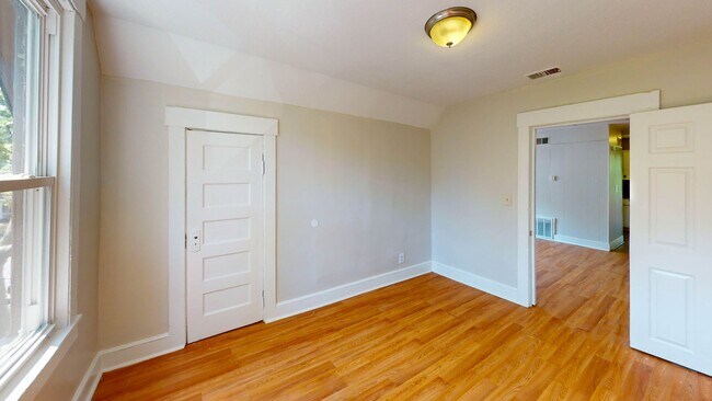 Foto del edificio - 71 Lilac St
